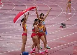 AYX-关于棒球超级杯掀起高潮，中原白虎队强势反弹西城天狼队，高压逼抢奏功——目标直指冠军的信息