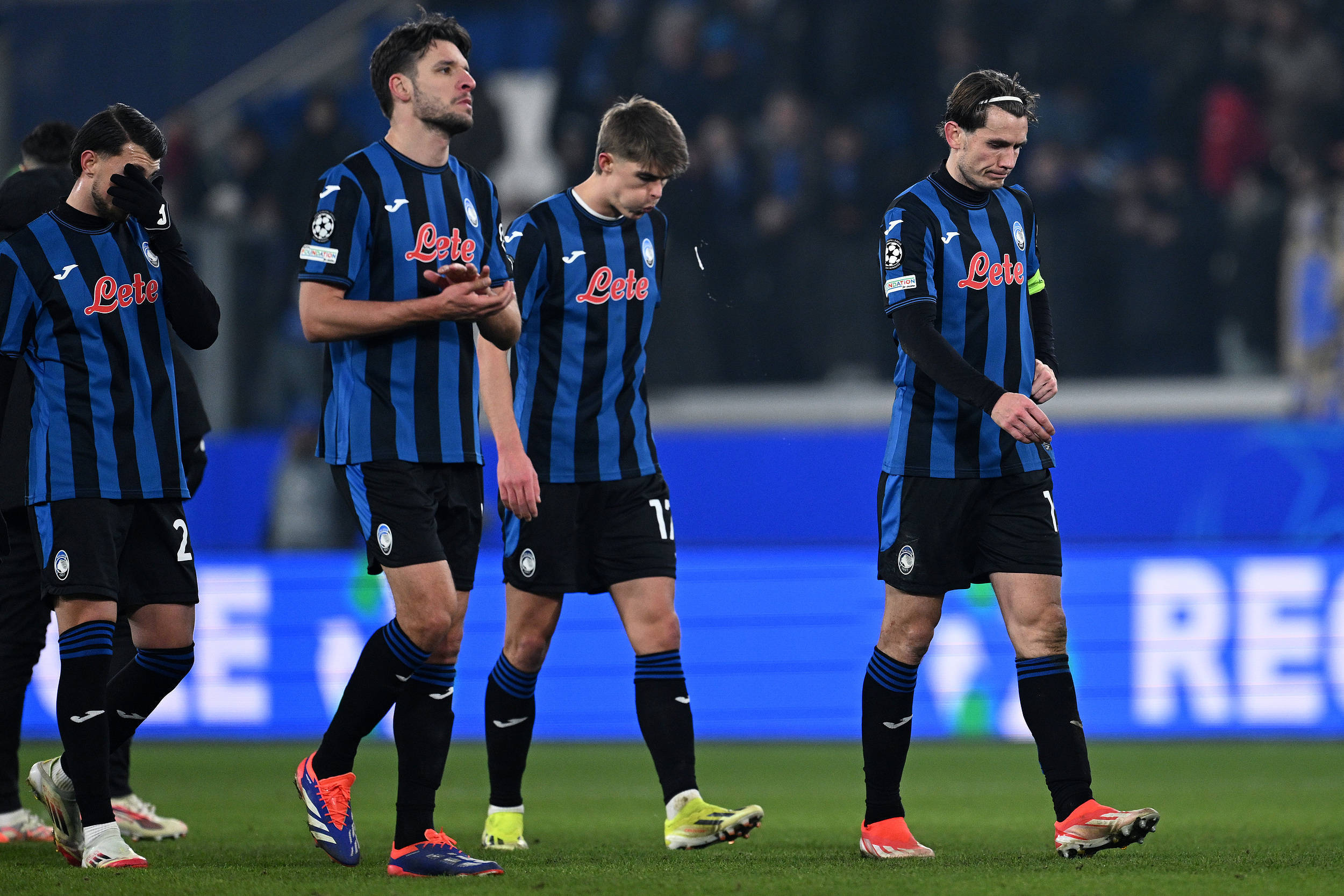 爱游戏体育- 阿贾克斯训练开放日，窗口期遗憾出局引欢呼，意甲在即，赛季目标并未改变