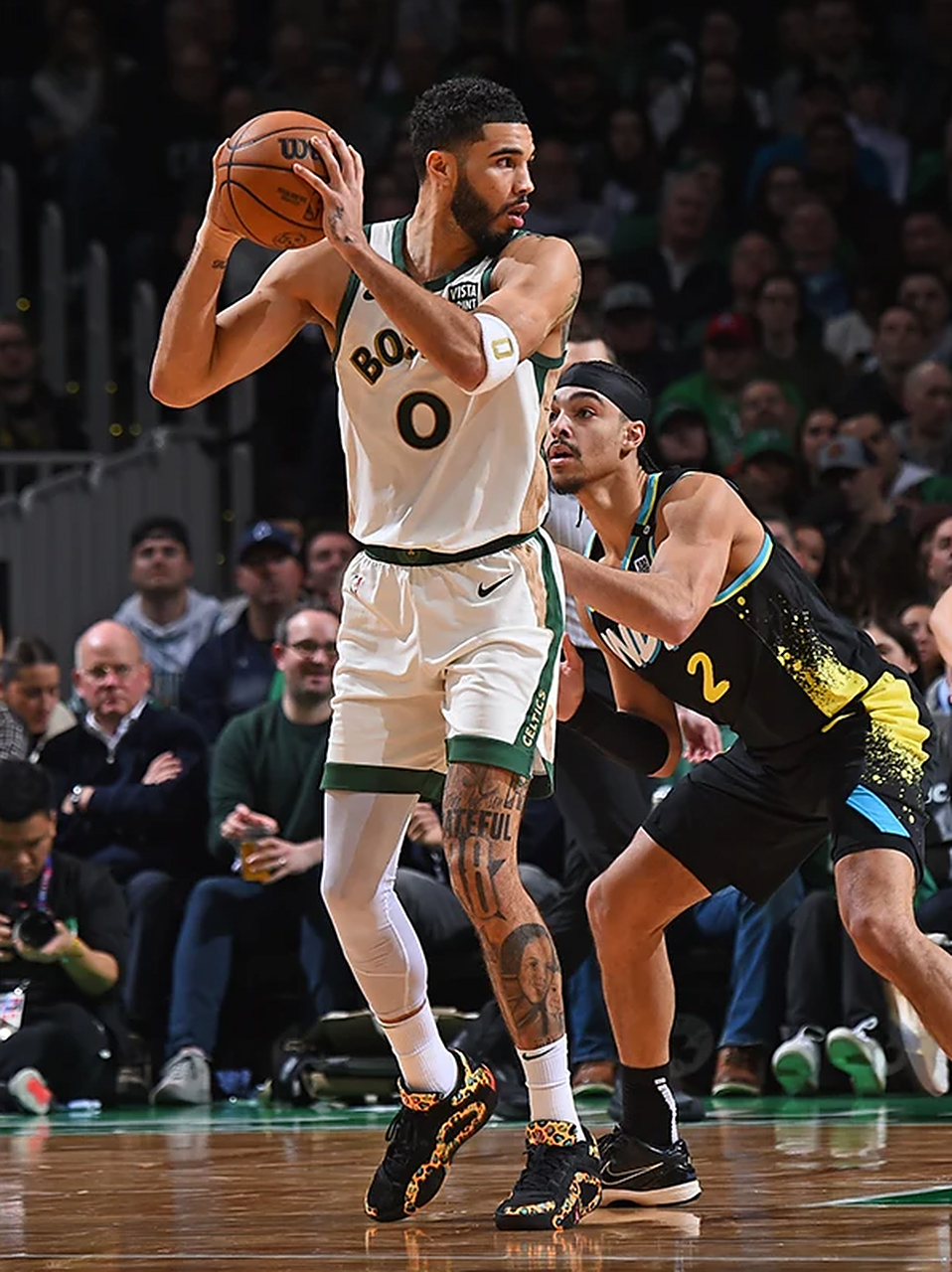 爱游戏体育-塔图姆在快船比赛中惊险取胜，高光表现引发热议！的简单介绍