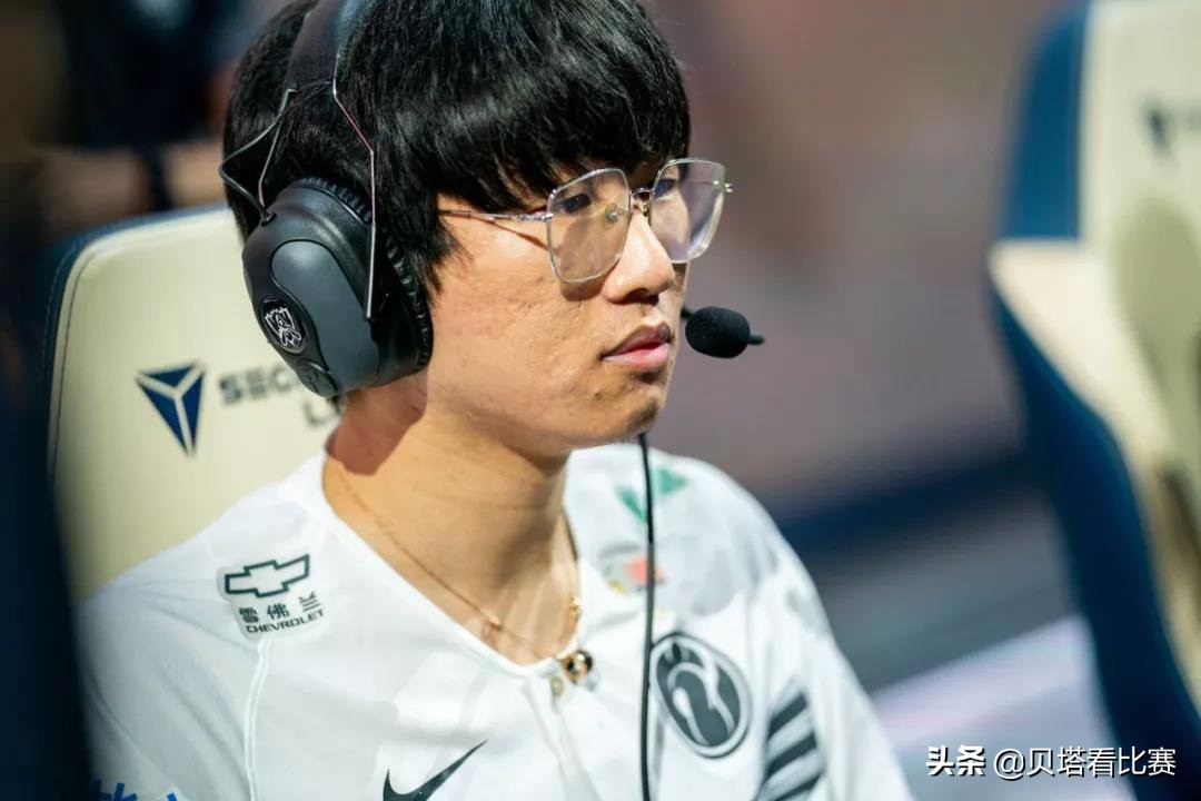 AYX-包含Rookie赛事官方发布大胜新规，MAD争议不断！的词条